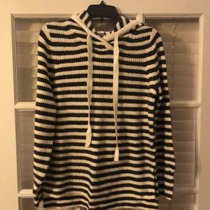 Women’s Gap sweater